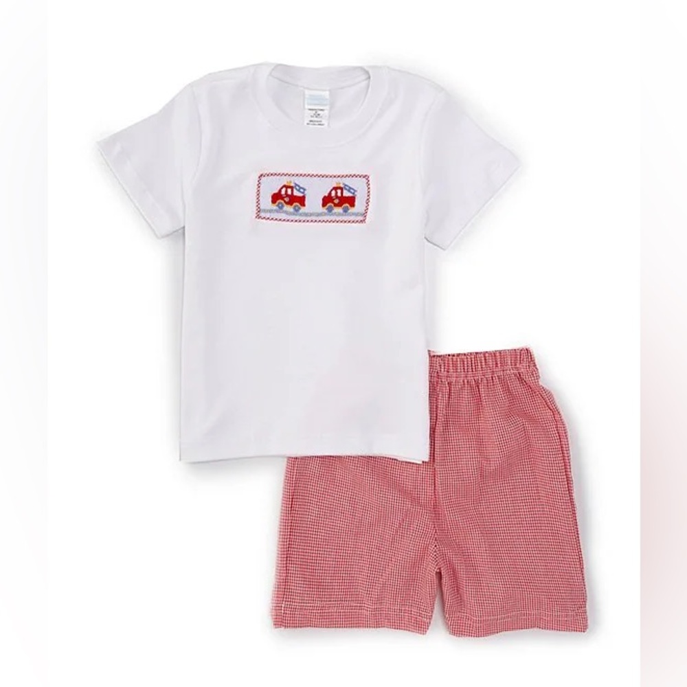 NWT Edgehill Collection Baby Boys Firetruck T-Shirt & Shorts Set Size 12mos.